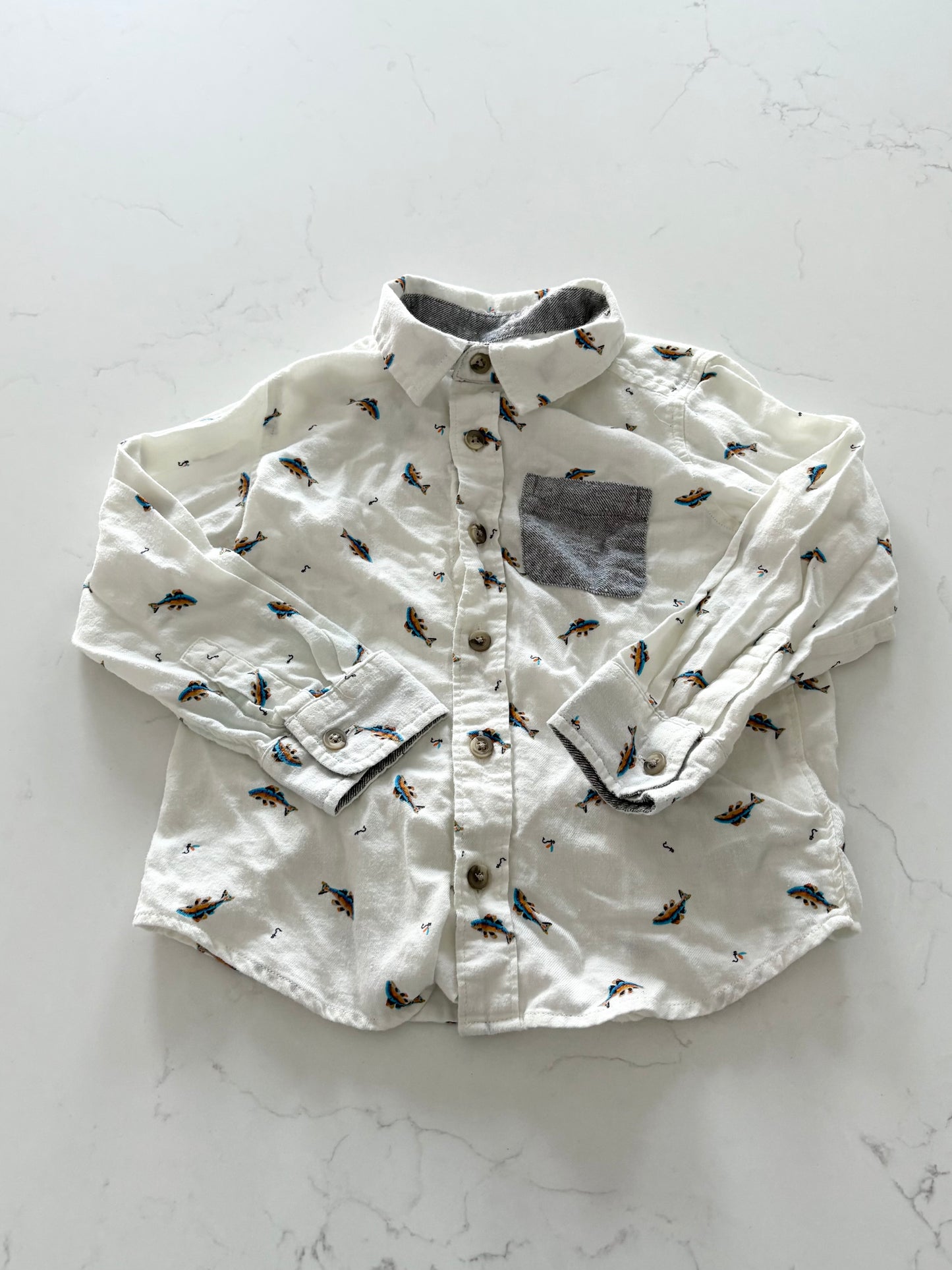 Old Navy-chemise-4T ( légère imperfection)