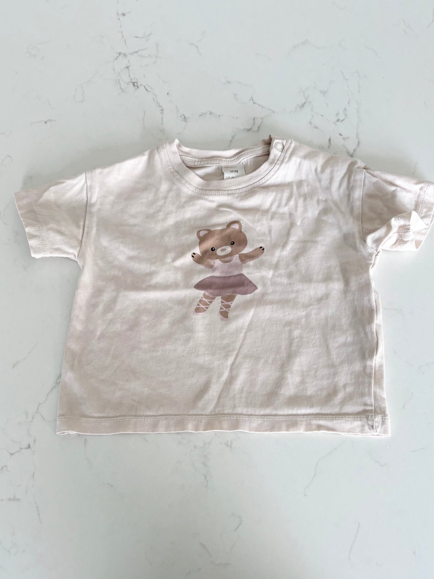 H&M-T shirt-6/9 mois (légère imperfection)