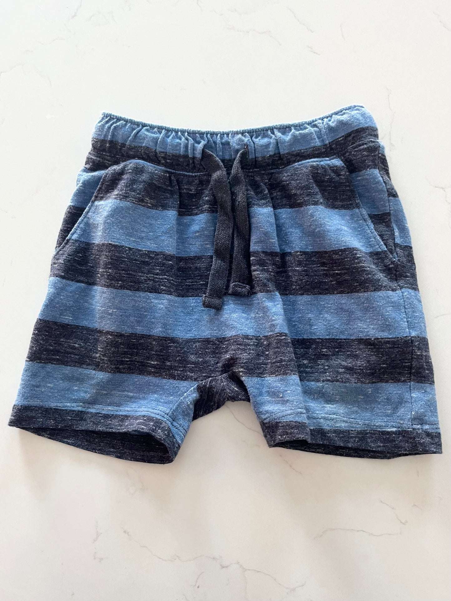 Old Navy-Short-2T