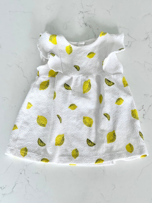 Zara-Robe-6/9 mois ( légère imperfection)