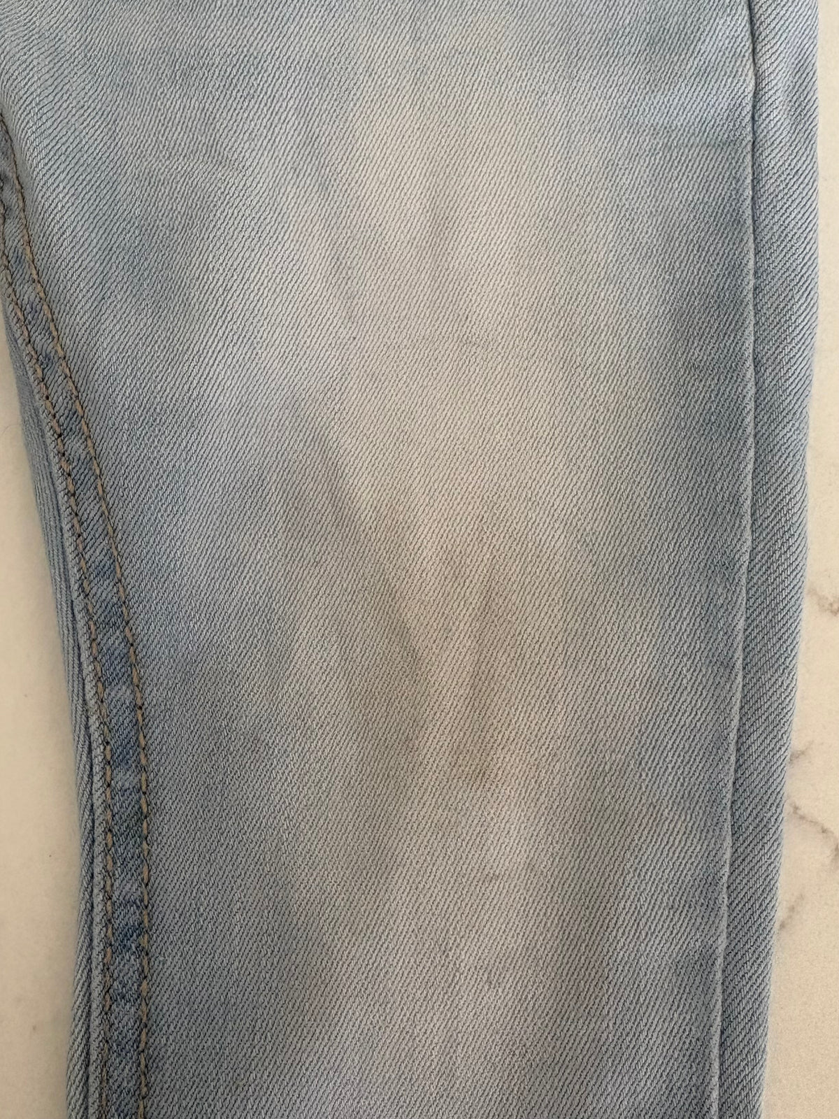 Zara-Jeans-12/18 mois ( taches genoux)