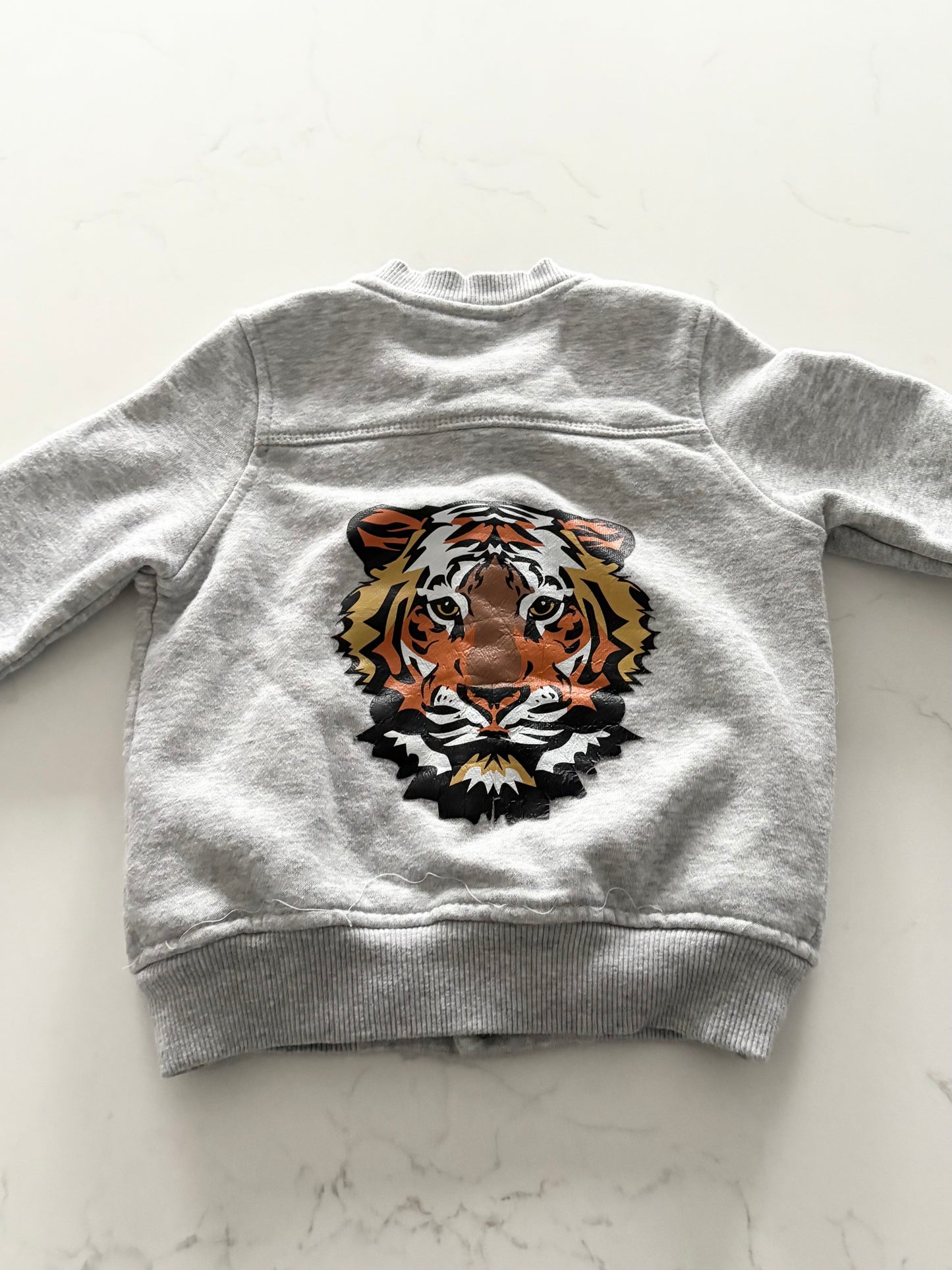 Veste-2/4T ( fait petit )