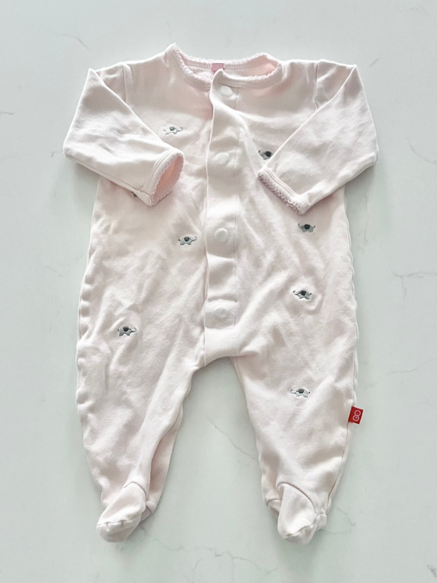 Pyjama-6/9 mois ( fait petit)