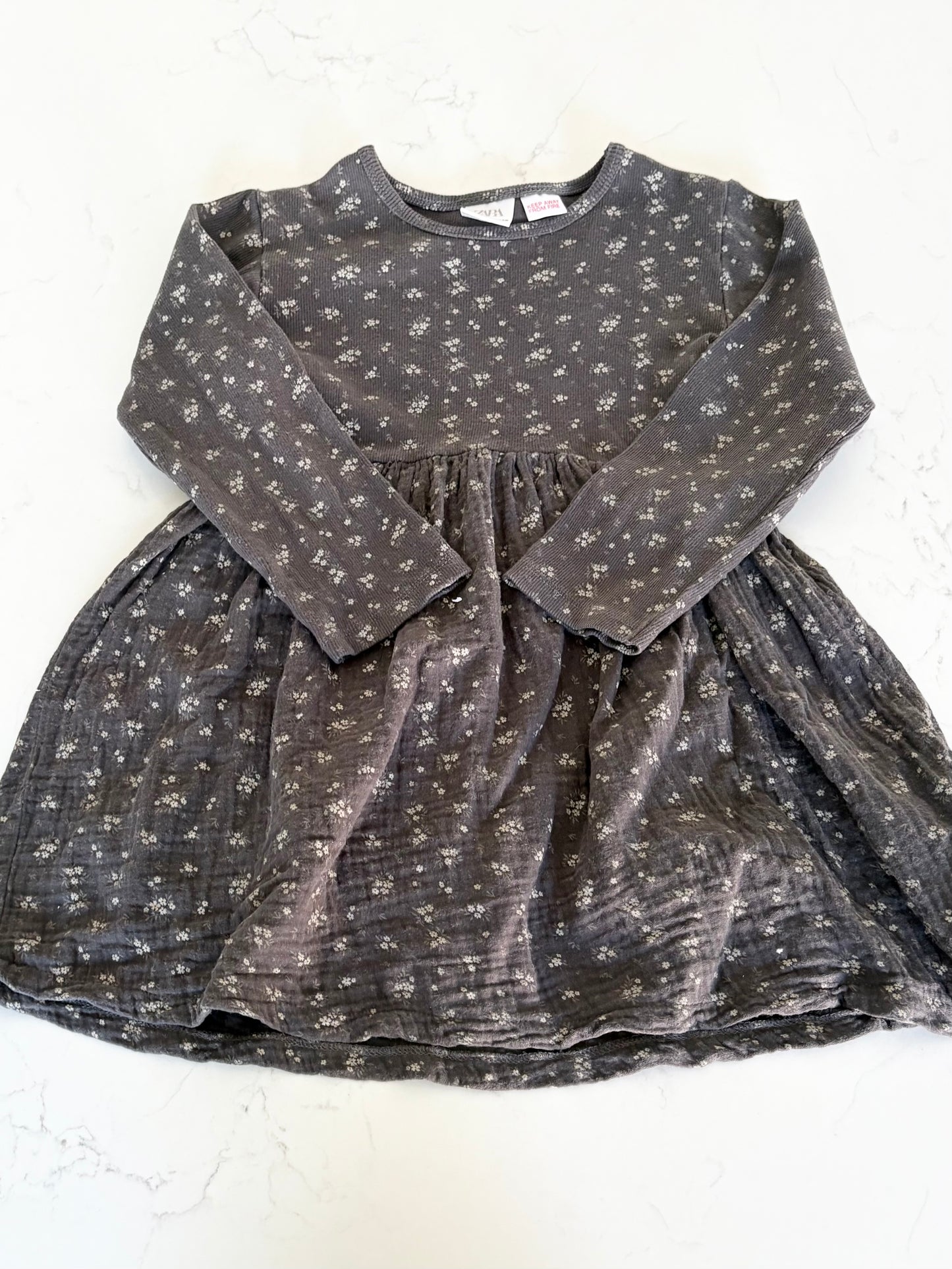 Zara-Robe-6T ( fait petit )