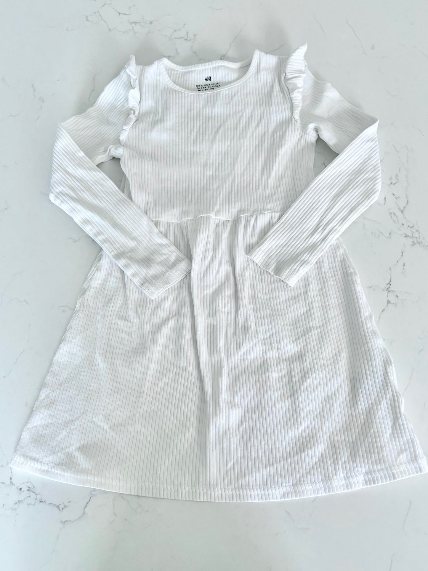 H&M-Robe-6/8T ( légère imperfection)
