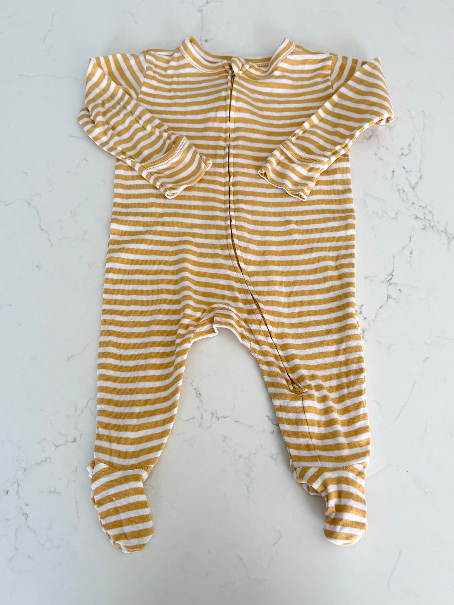 Old Navy-pyjama-3/6 mois ( légère imperfection)