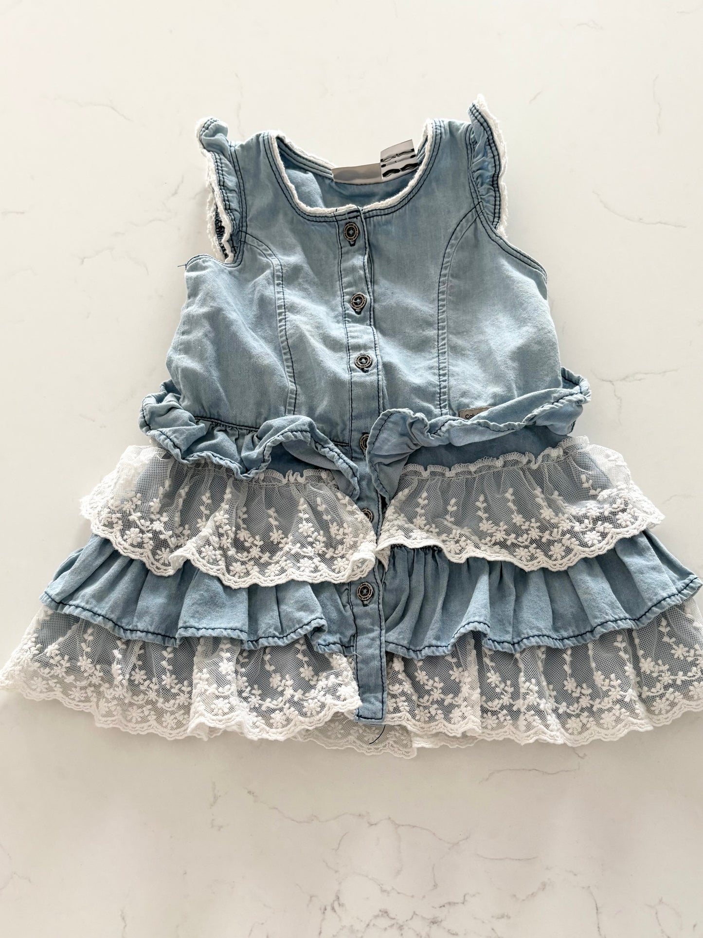 Calvin Klein-Robe-2T ( petite tache de décoloration)