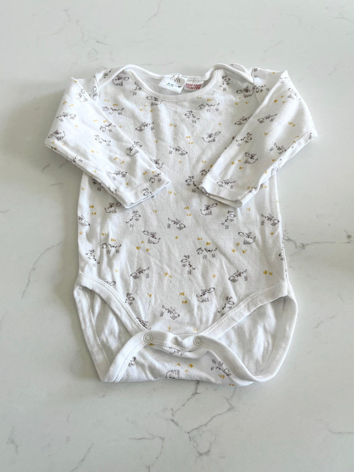 Zara-Cache couche-9/12 mois