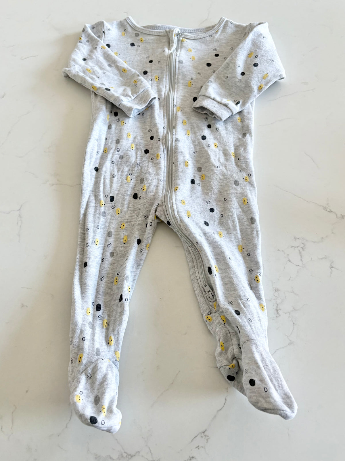 Petit lem-Pyjama-9 mois ( légère imperfection)