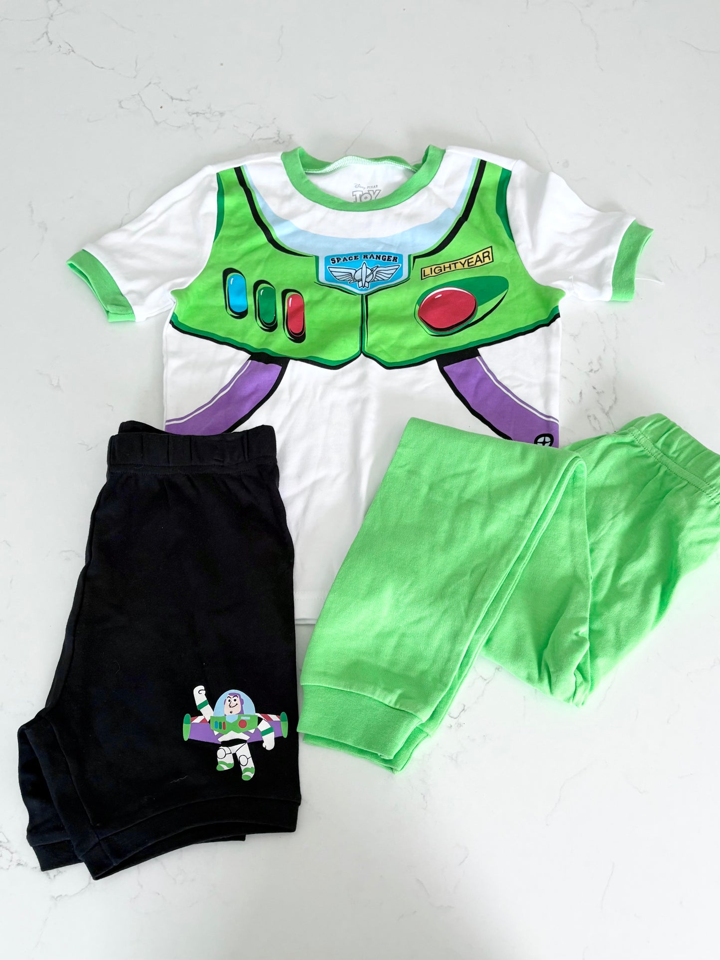 Neuf-Toy story-Pyjama 3 pièces-5/6T