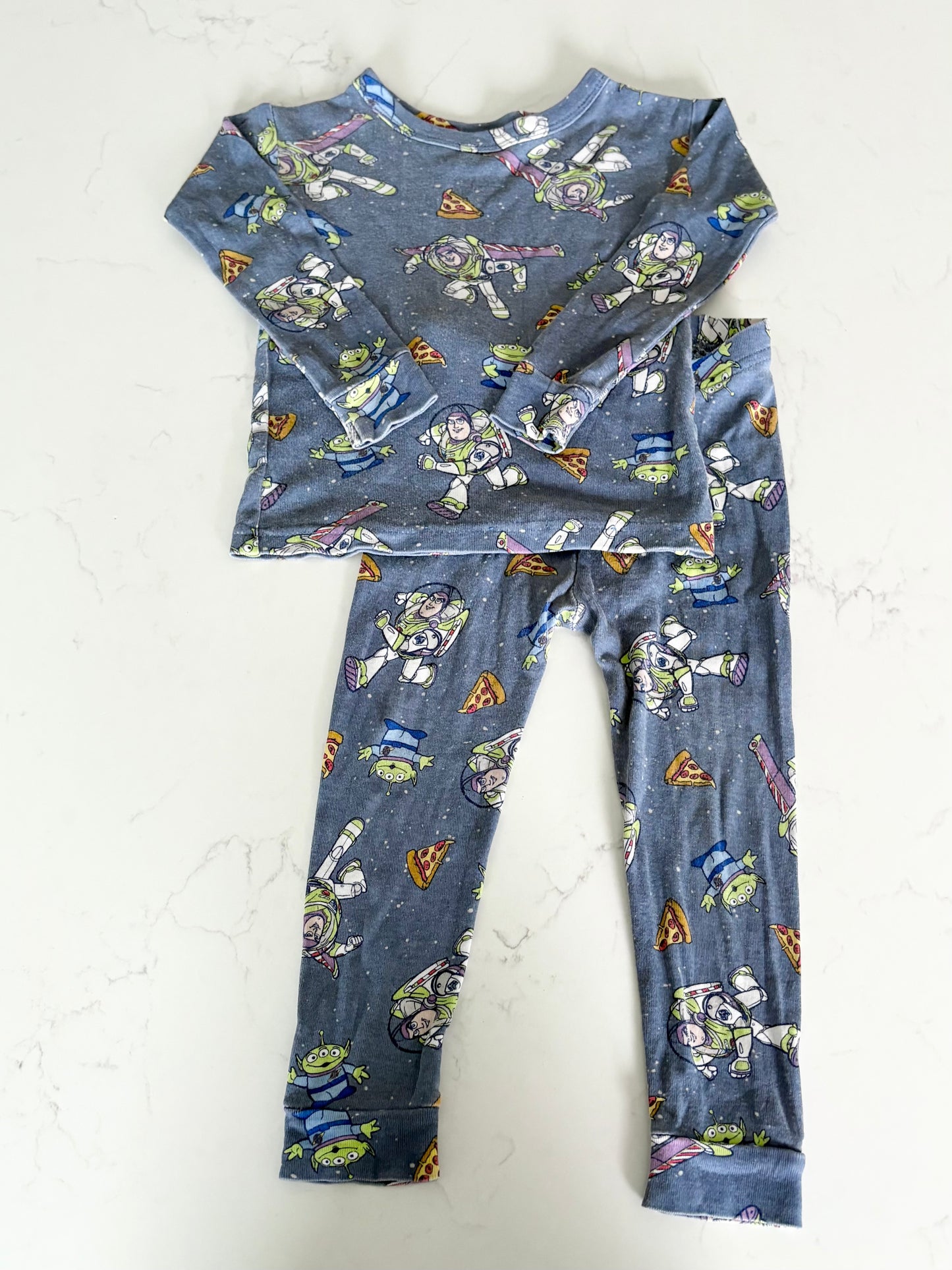 GAP/Disney-Pyjama-2T (petit réparation fait, c’était décousu )