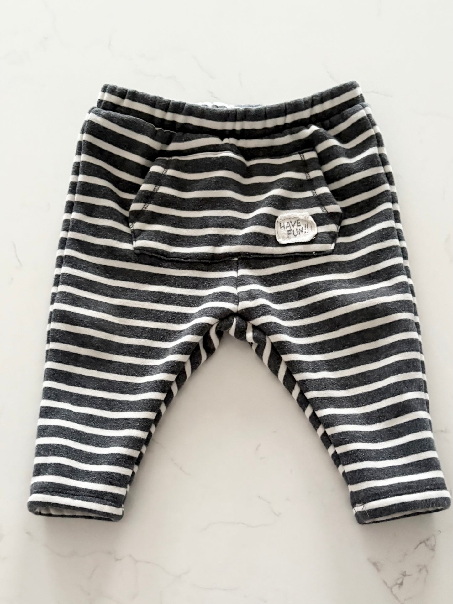 Zara-Jogging-9/12 mois