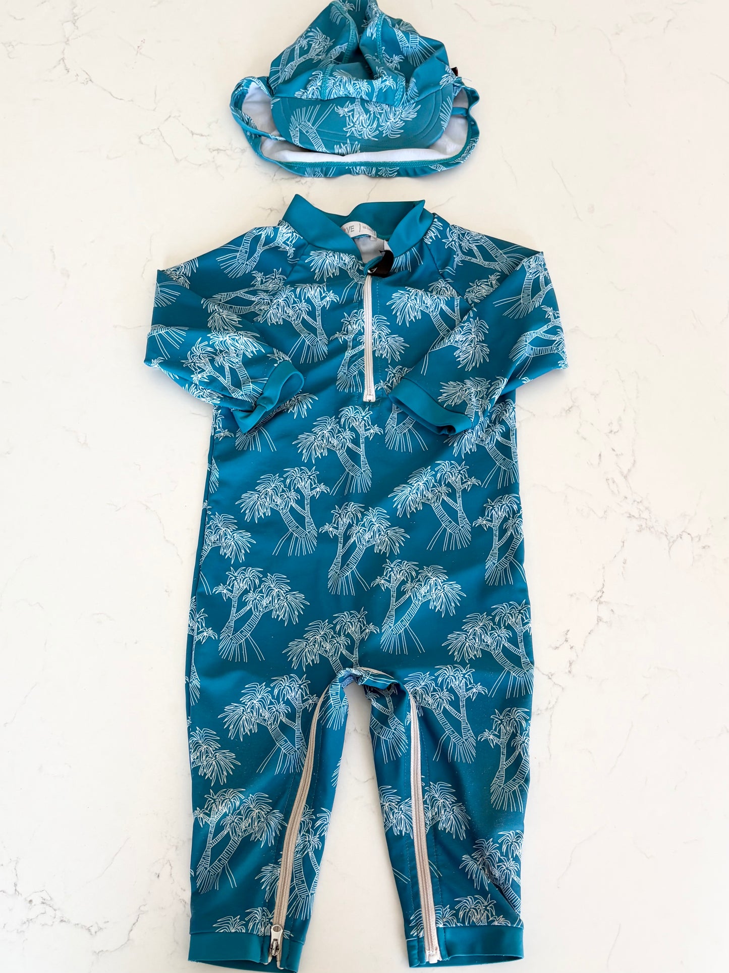 Maillot de bain long + chapeau-18/24 mois