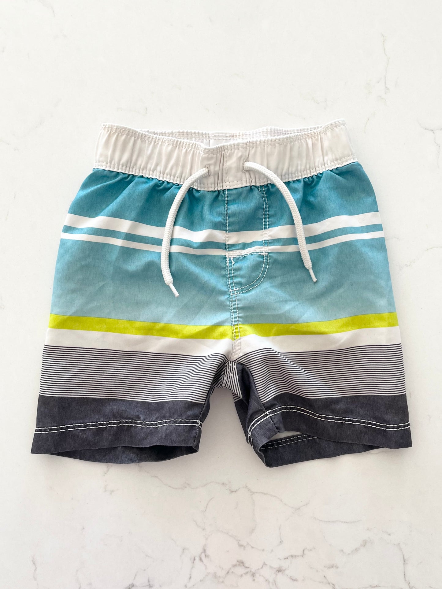 *Imparfait-Old Navy-Maillot de bain-12/18 mois