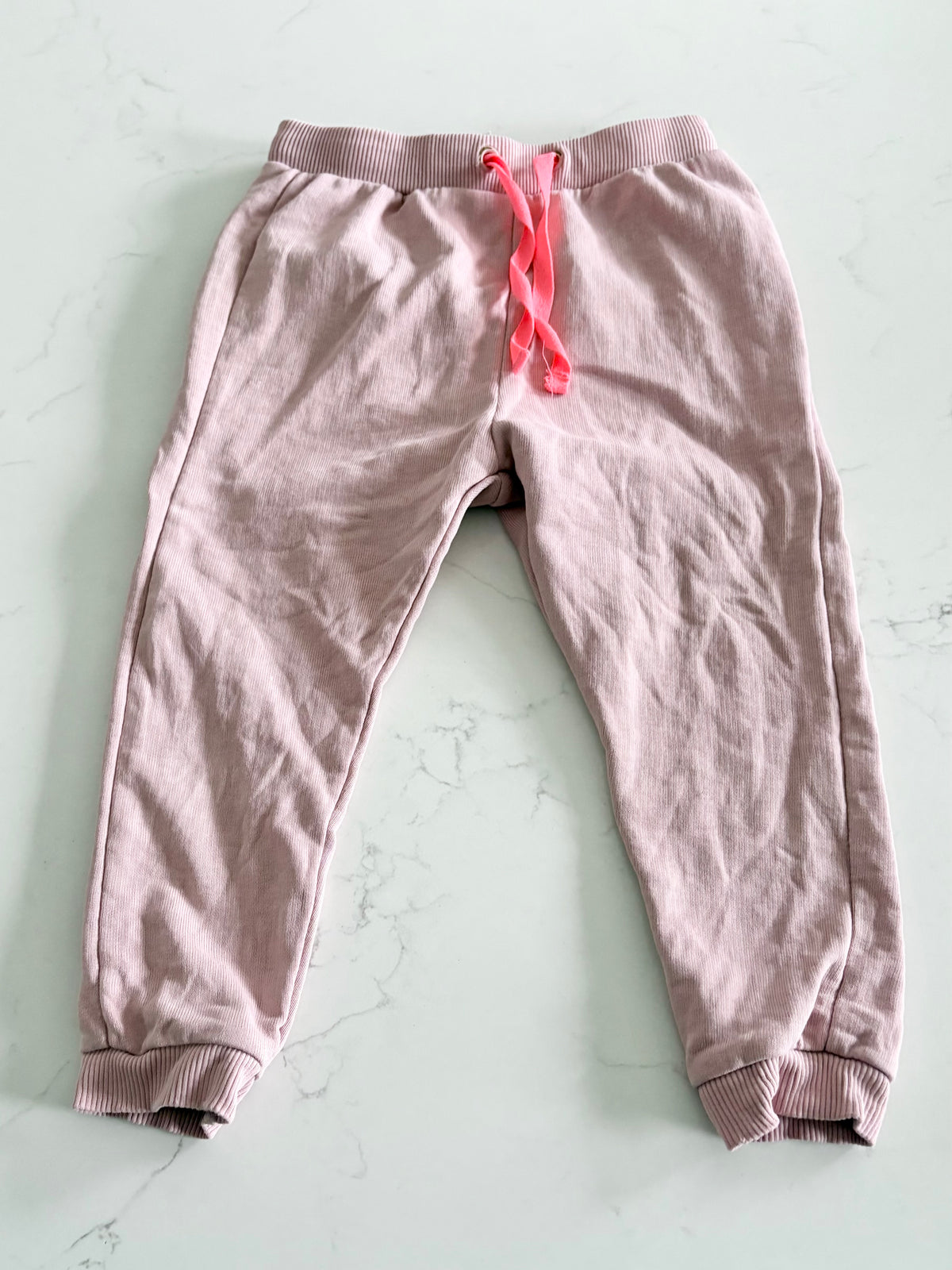 Zara-Jogging-2/3T ( légère imperfection)