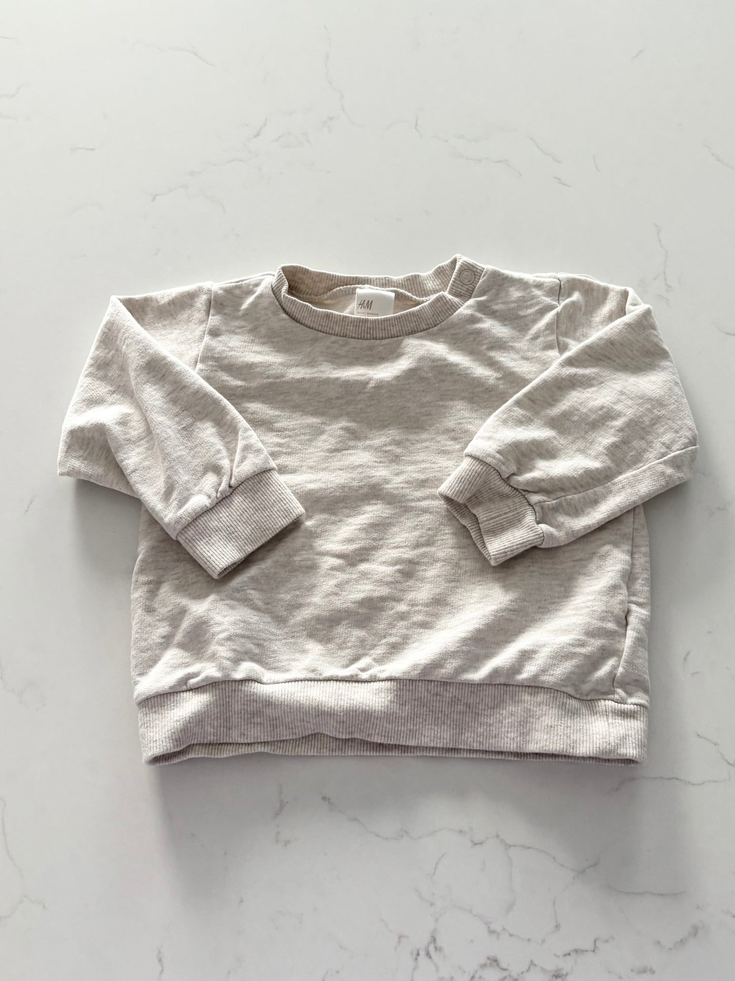 H&M-Crewneck-9/12 mois ( légère imperfection)