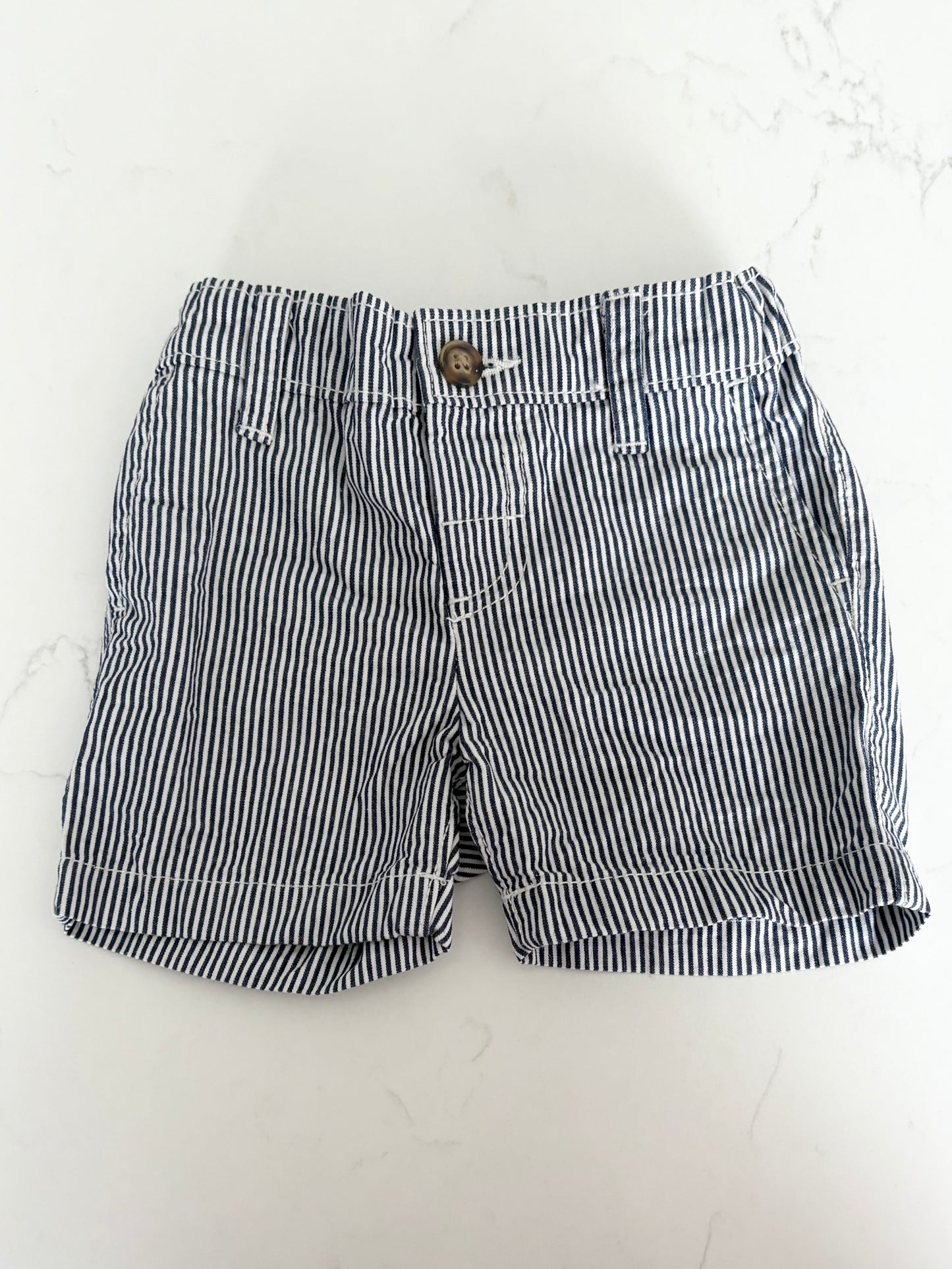 Carters-Short-9 mois