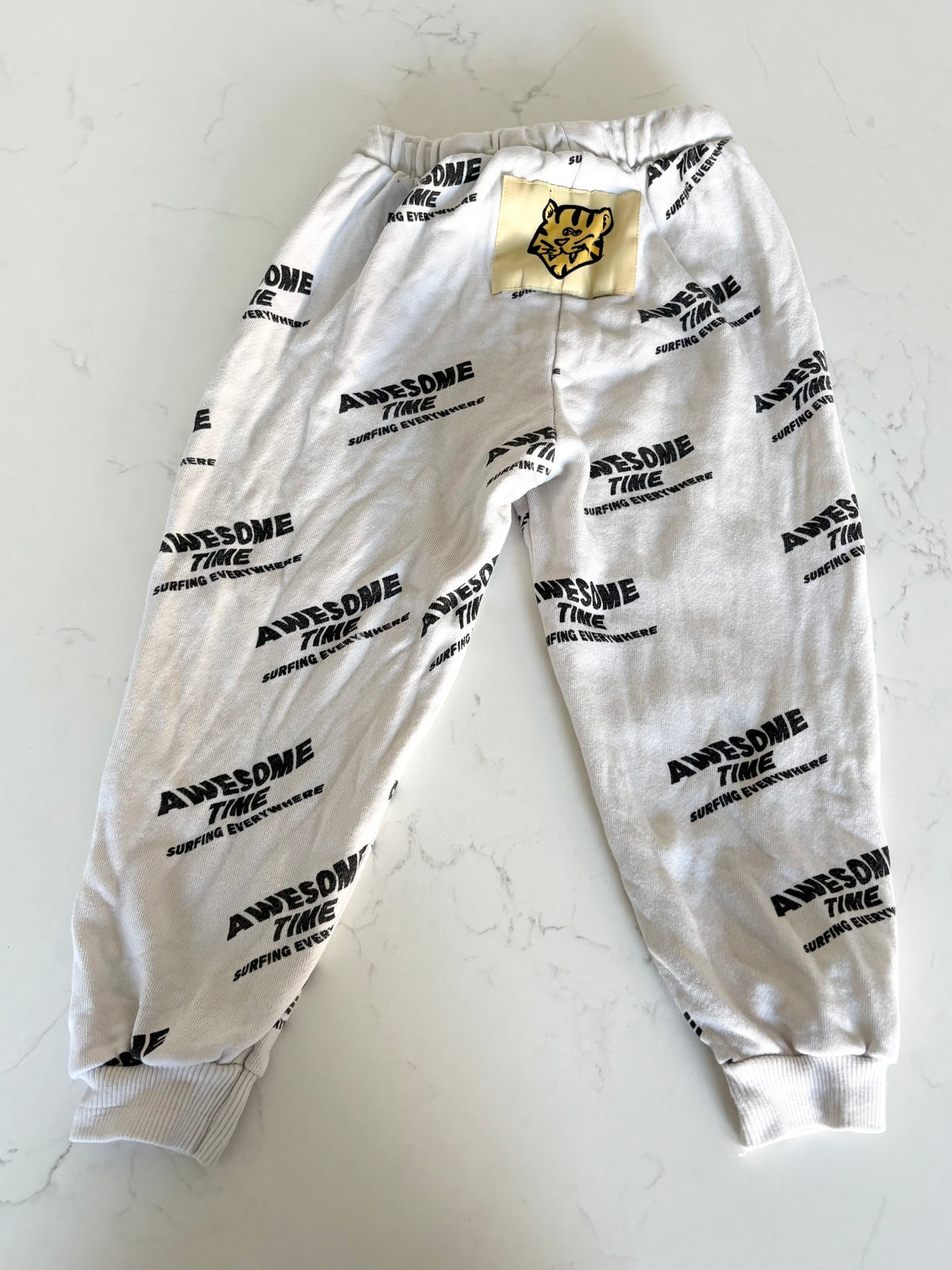 Zara-Jogging-4/5T ( légère imperfection)