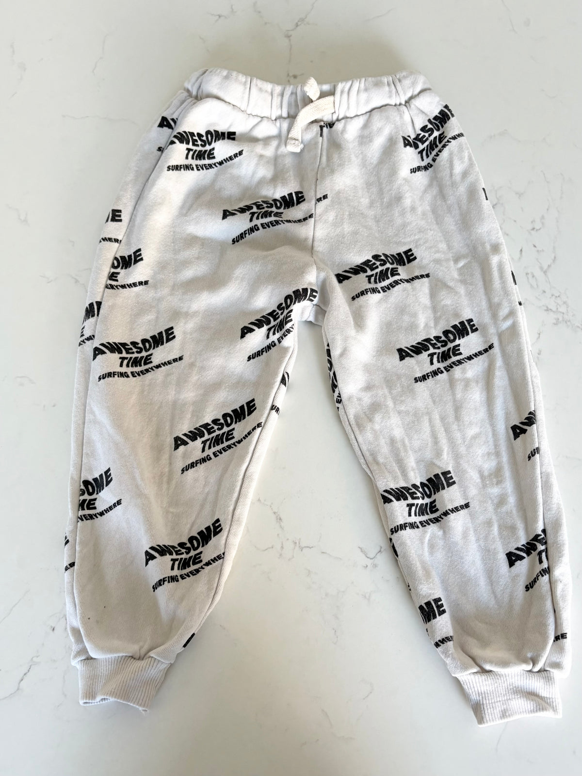 Zara-Jogging-4/5T ( légère imperfection)