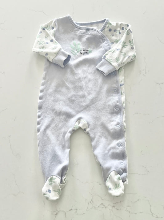 Trois moutons-Pyjama-9 mois ( légère imperfection)
