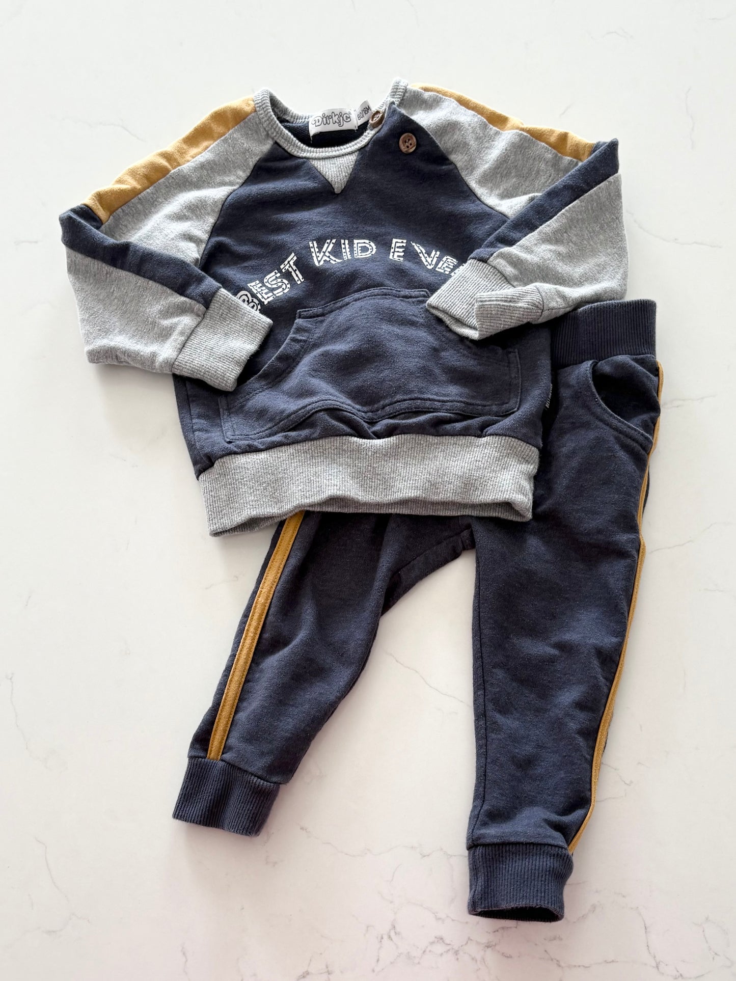 Dirkje-Ensemble-18 mois ( manque cordon pantalon)