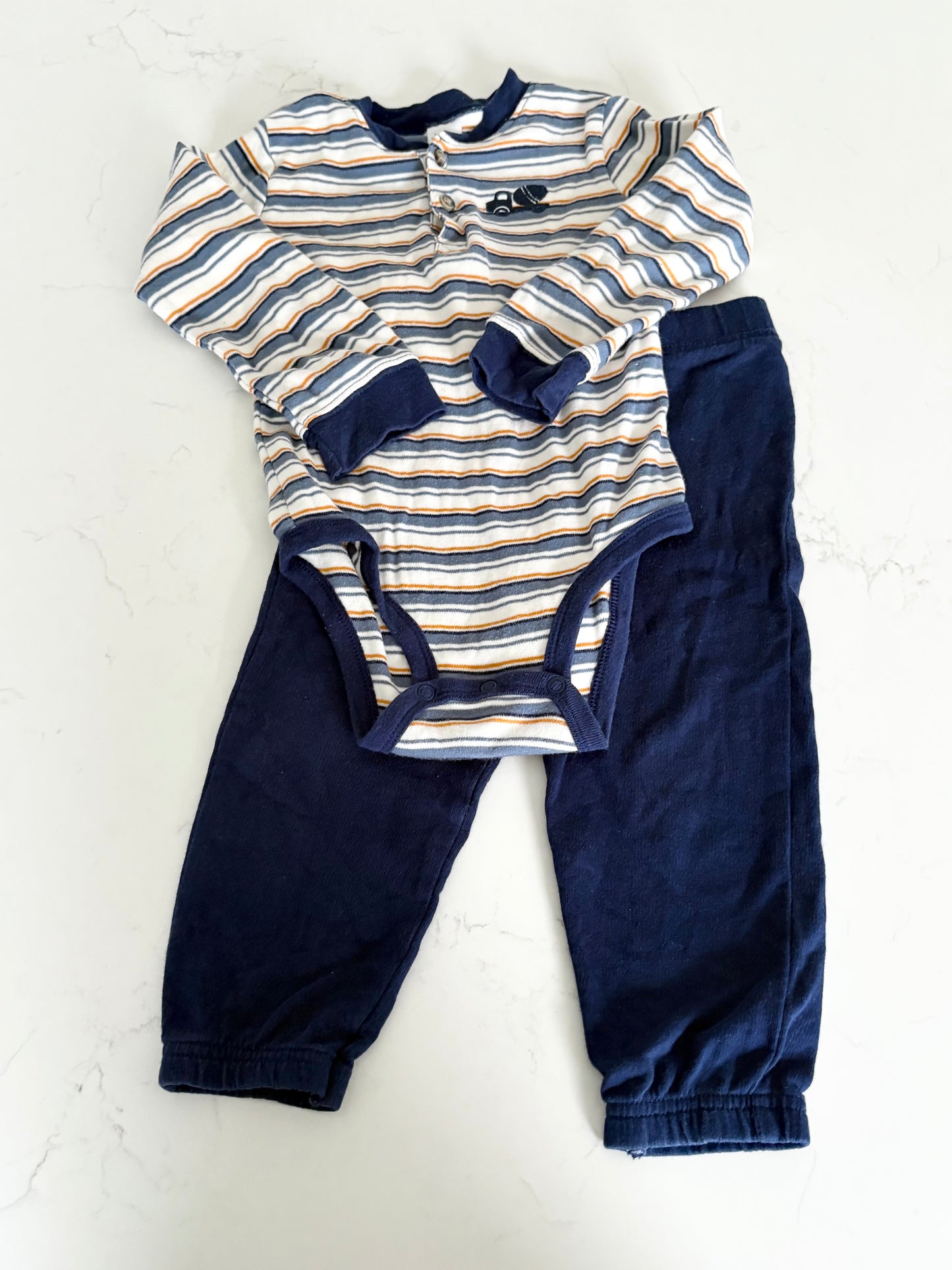 Carters-Ensemble-24 mois