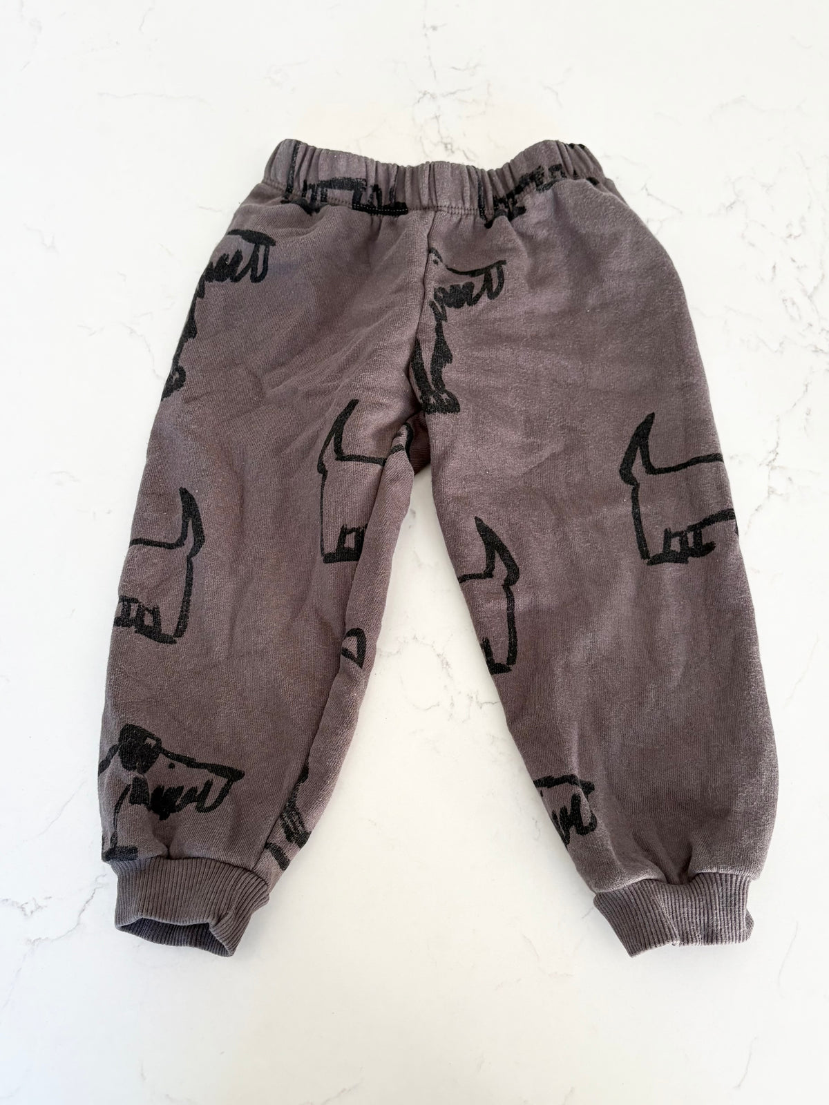Zara-Jogging-3/4T (fait petit )