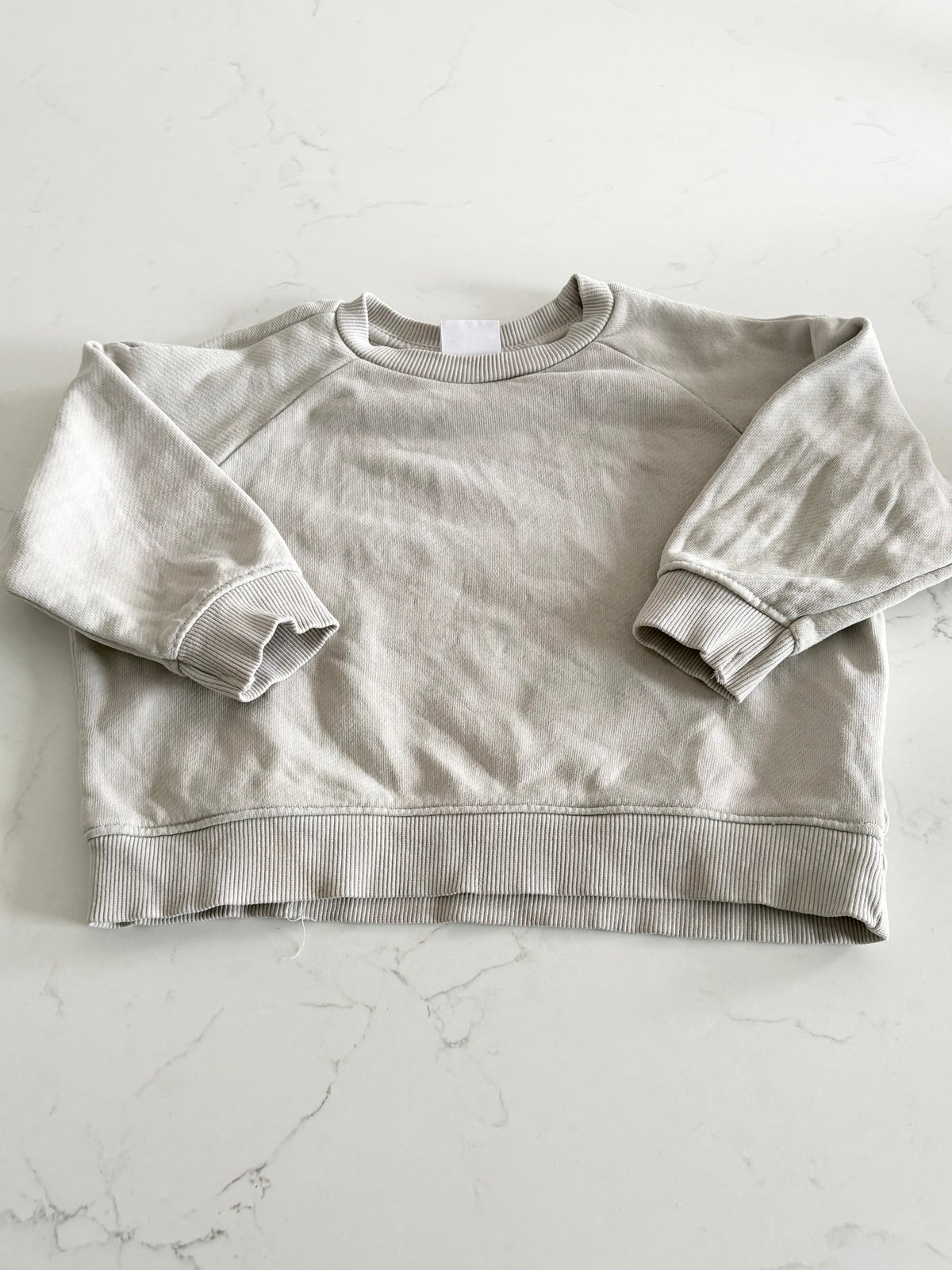 Zara-Crewneck-12/18 mois ( légère imperfection)