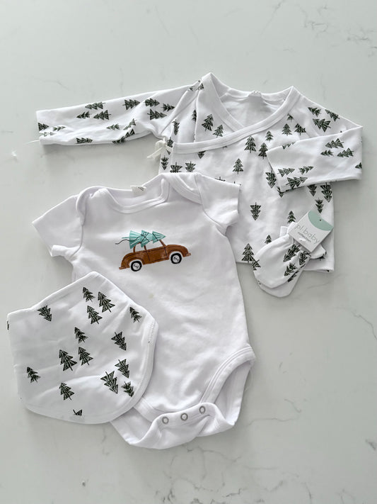 NEUF-PL baby-Ensemble-6 mois ( tache sur cache couche)