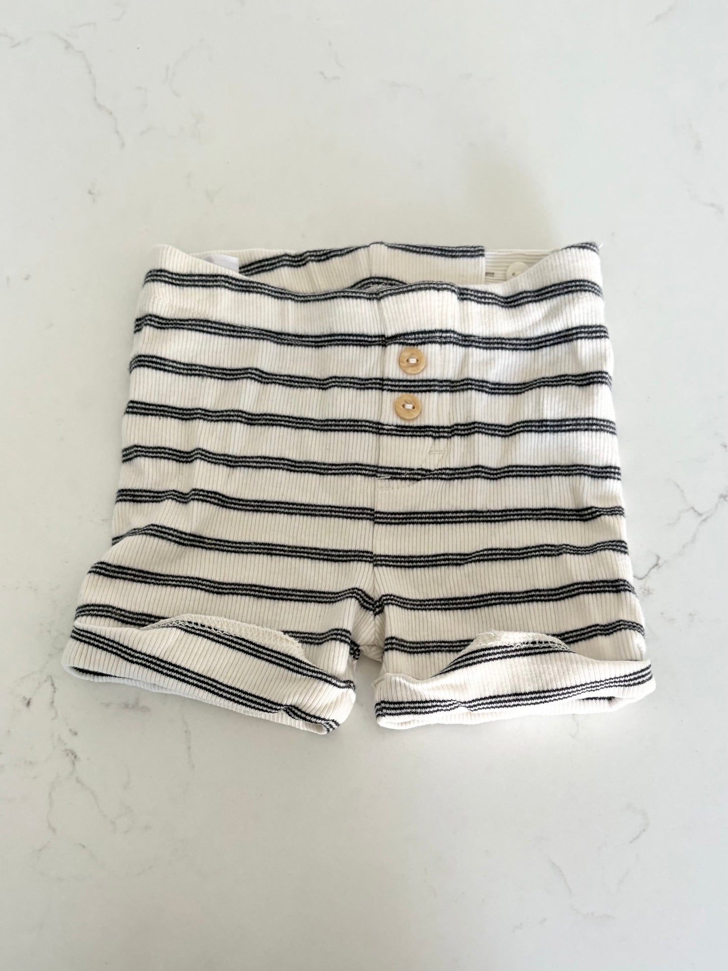 H&M-Short-4/6 mois