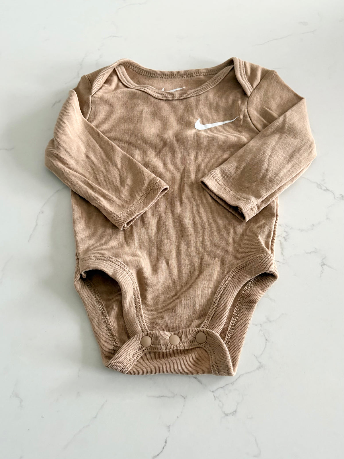 Nike-Cache couche-3 mois