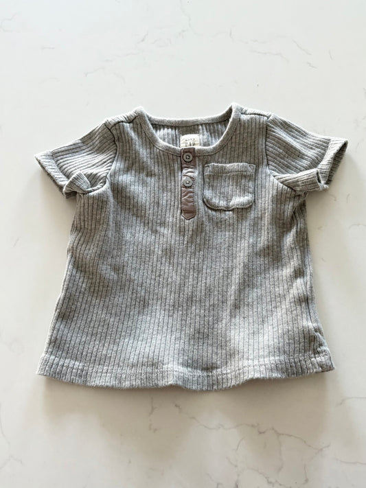 GAP-T shirt-18/24 mois ( fait petit )