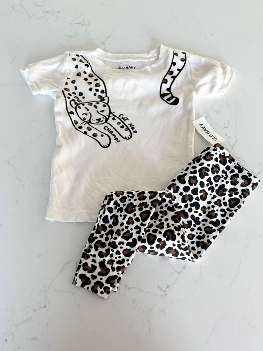Old navy-Pyjama-2T ( neuf mais j’ai du détaché le haut )