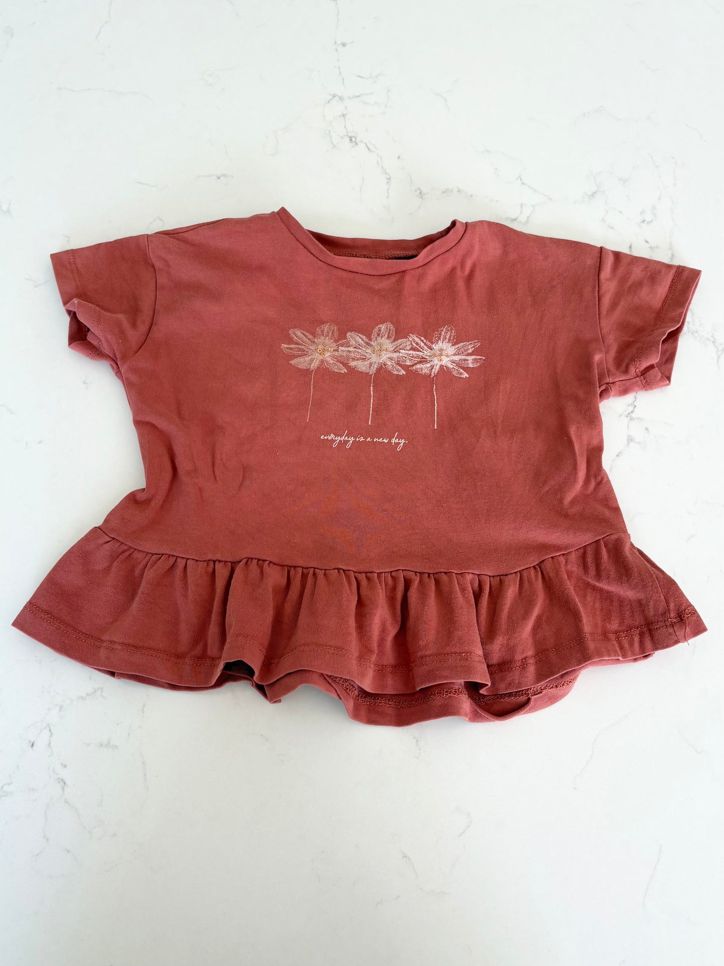 *imparfait-Blumind-T shirt-4T ( fait petit )