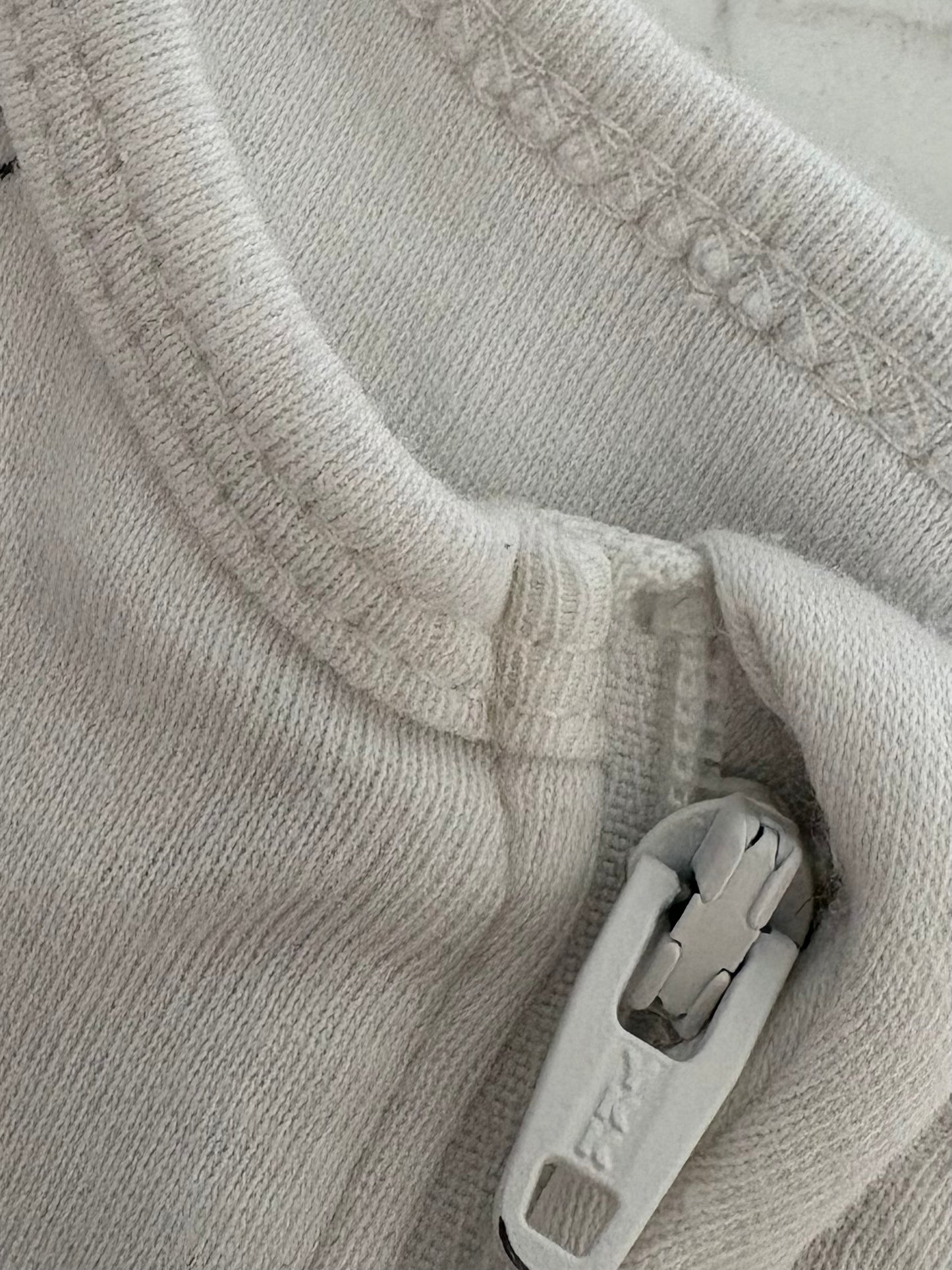 Petit lem-Pyjama-6 mois ( légère imperfection)