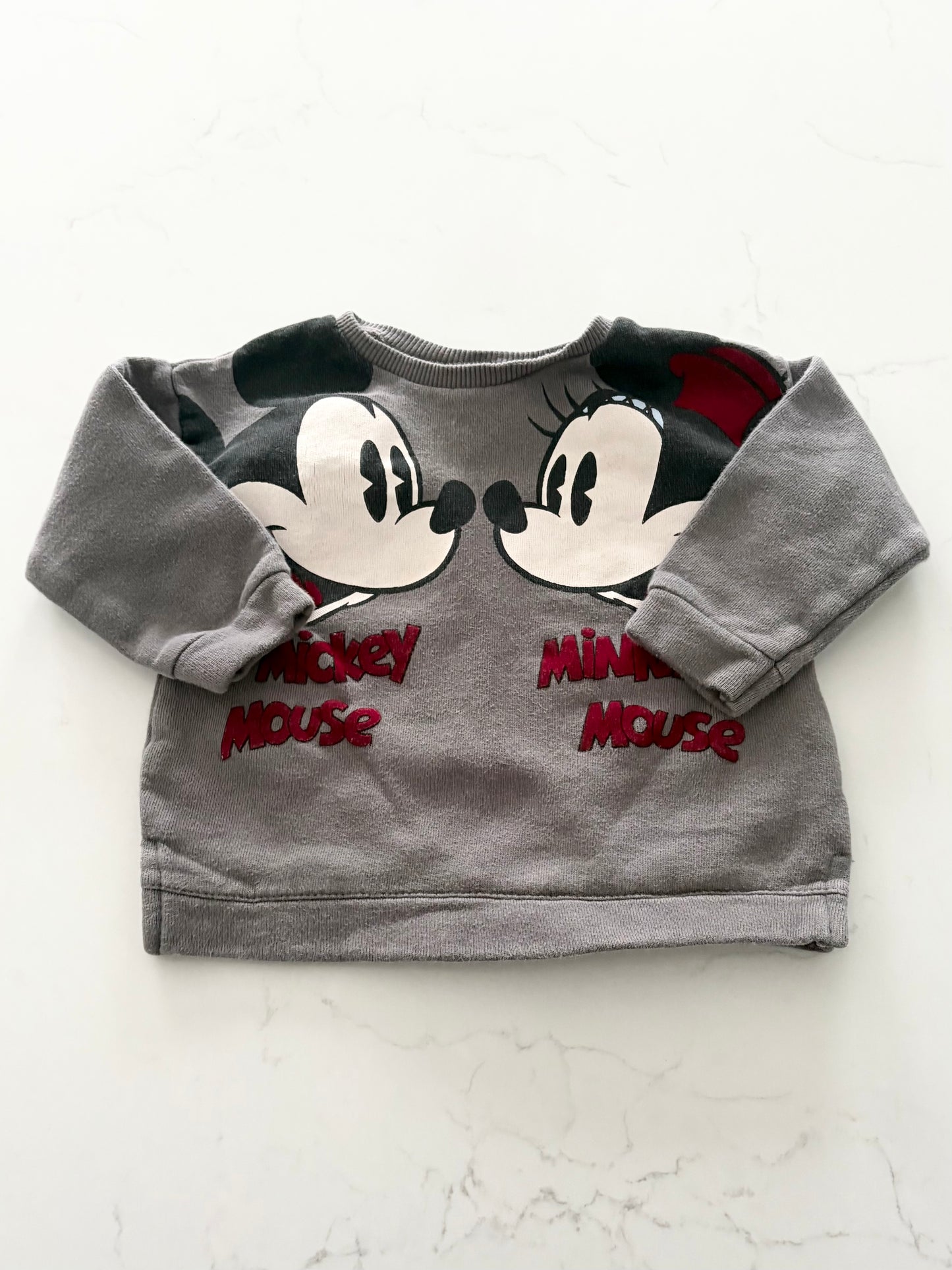 Zara/Disney-Crewneck-6/9 mois