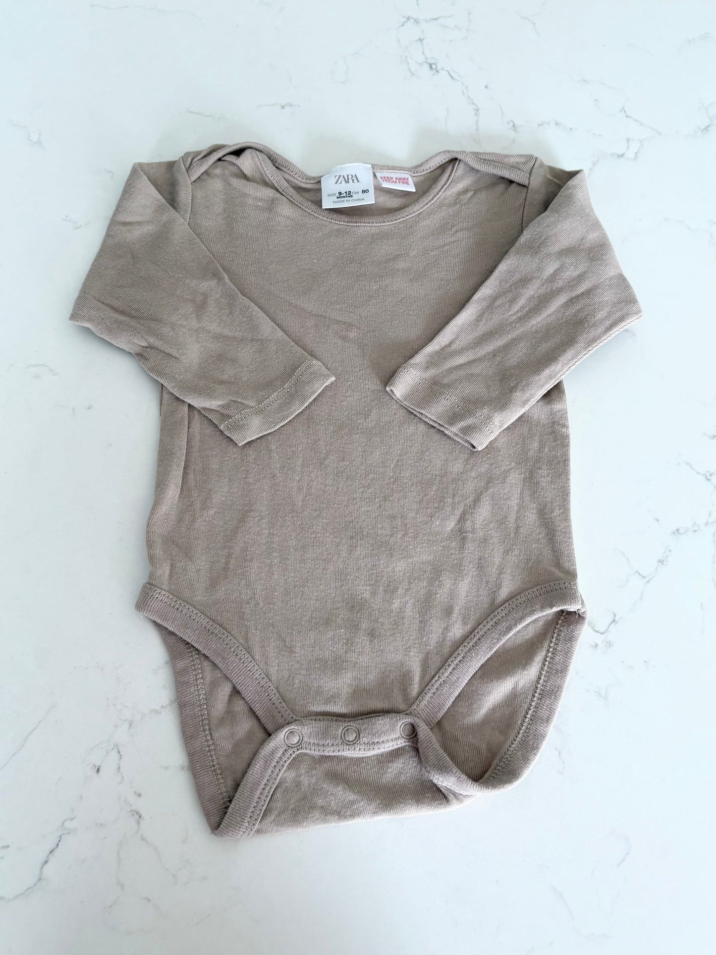 Zara-Cache couche-9/12 mois