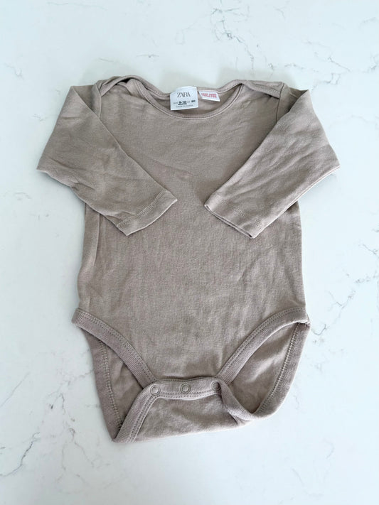 Zara-Cache couche-9/12 mois