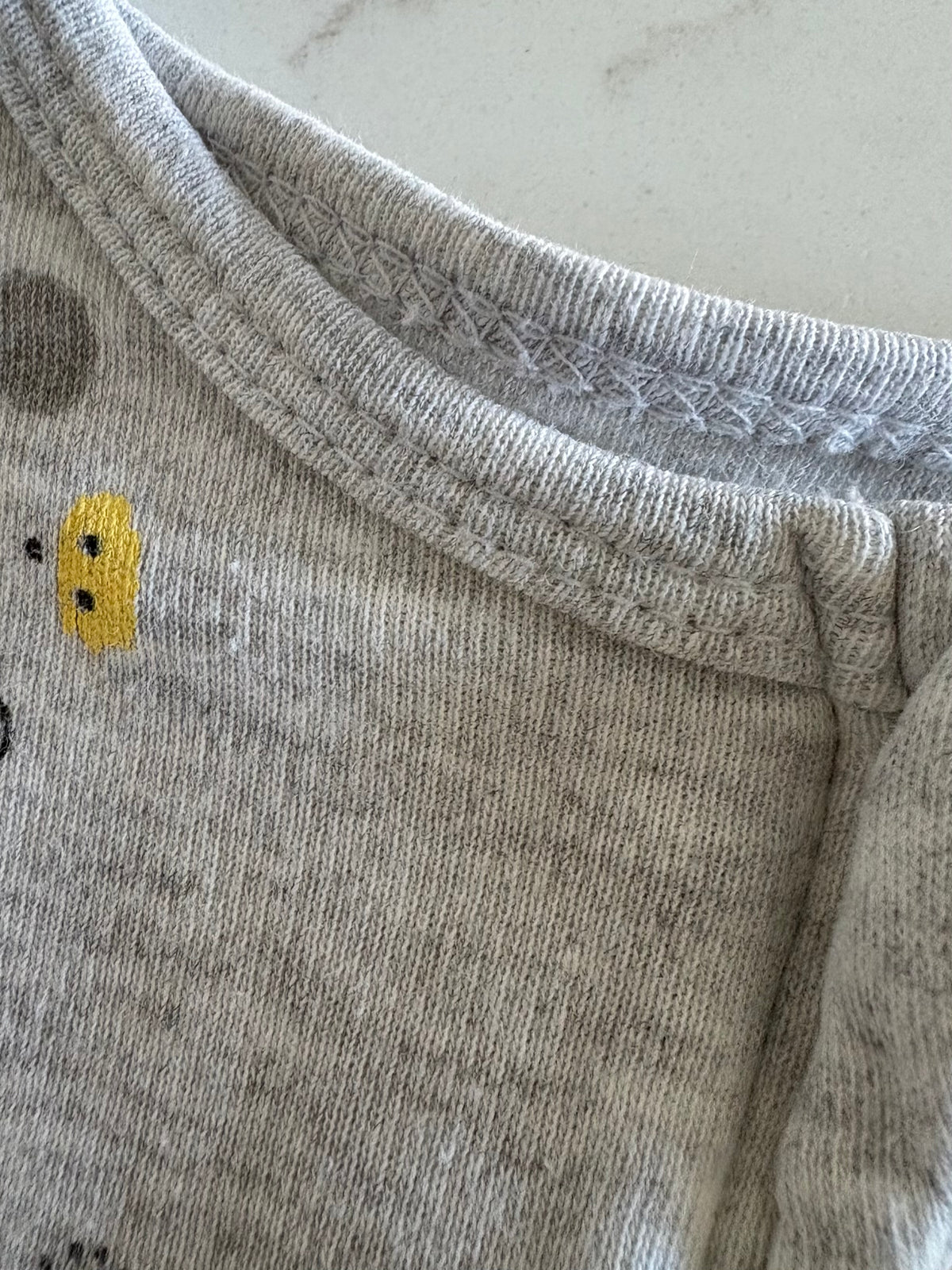 Petit lem-Pyjama-9 mois ( légère imperfection)