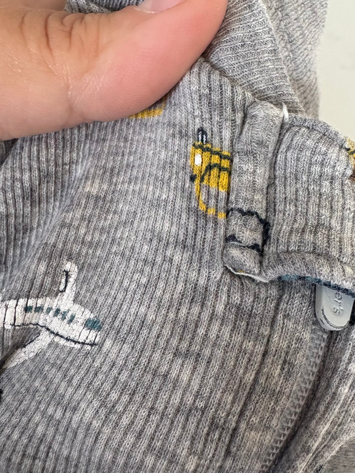 Carters-Pyjama-6 mois (légère imperfection)