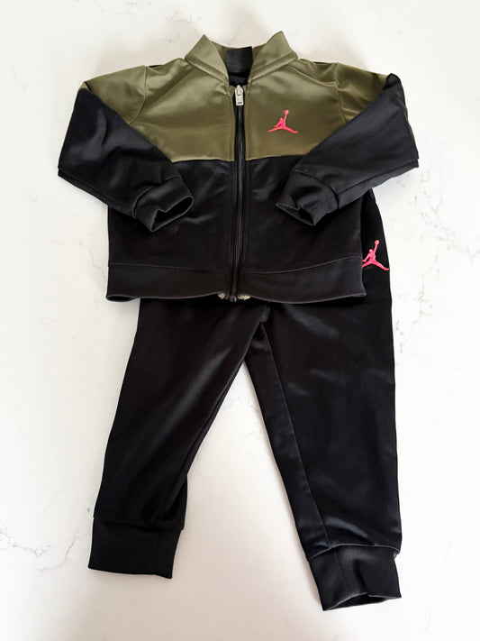 Nike/Jordan-Ensemble-24 mois