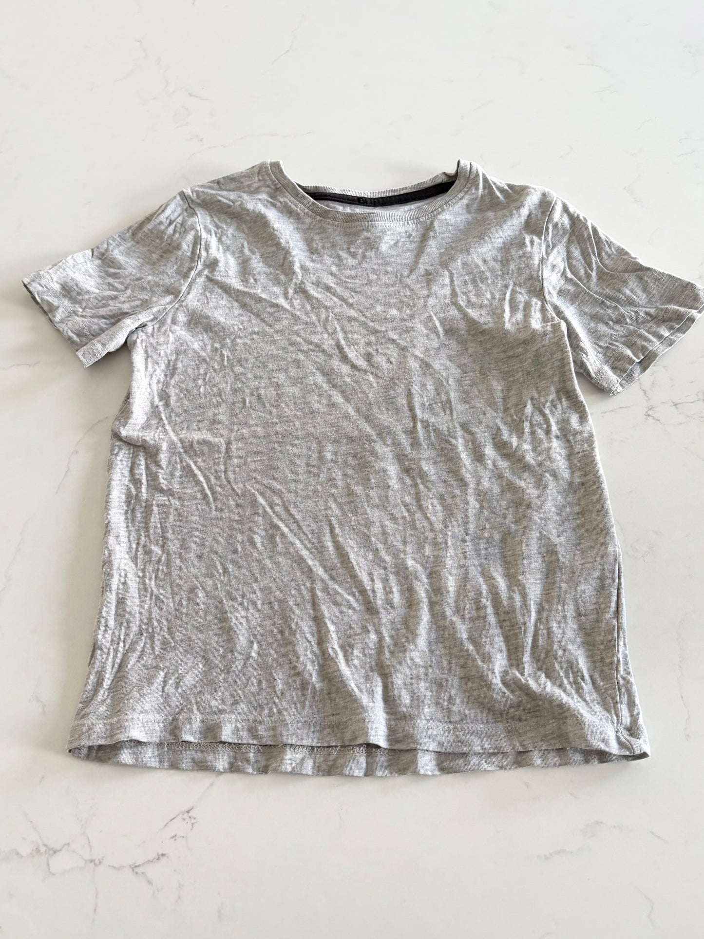 H&M-T shirt-4/6T (légère imperfection)