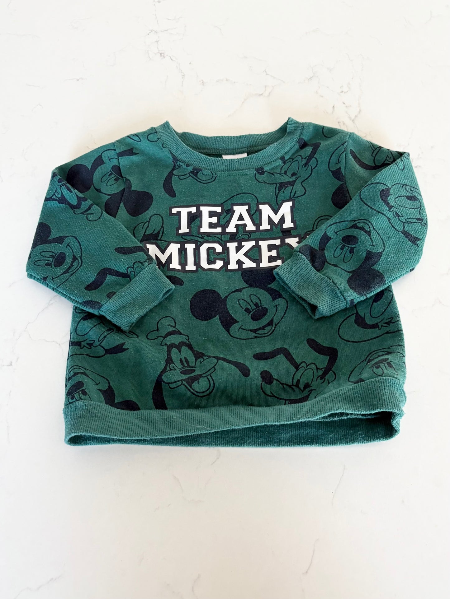 Disney -crewneck-18/24 mois (fait petit )