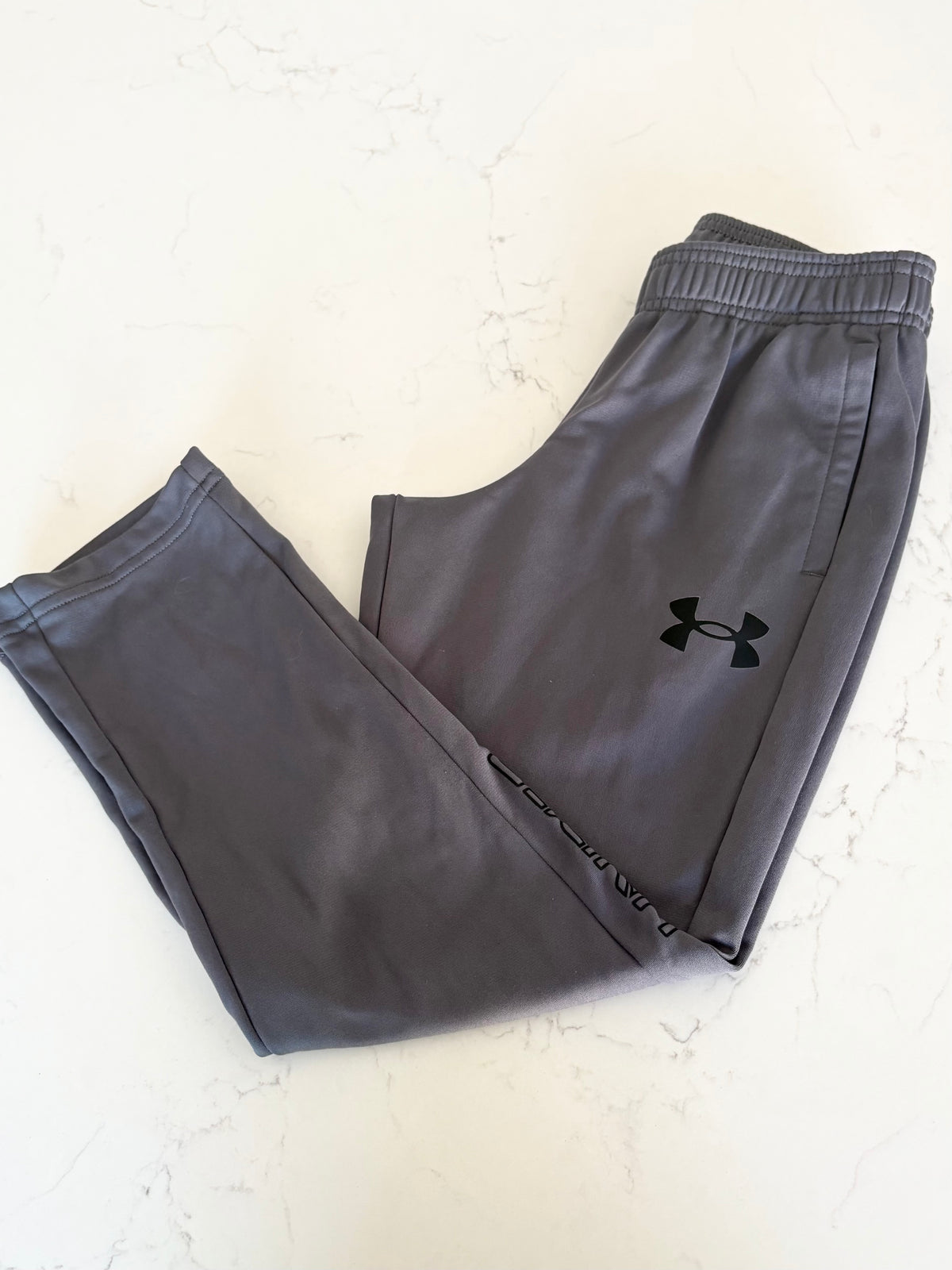 Under Armour-Jogging-YS (~7/8)