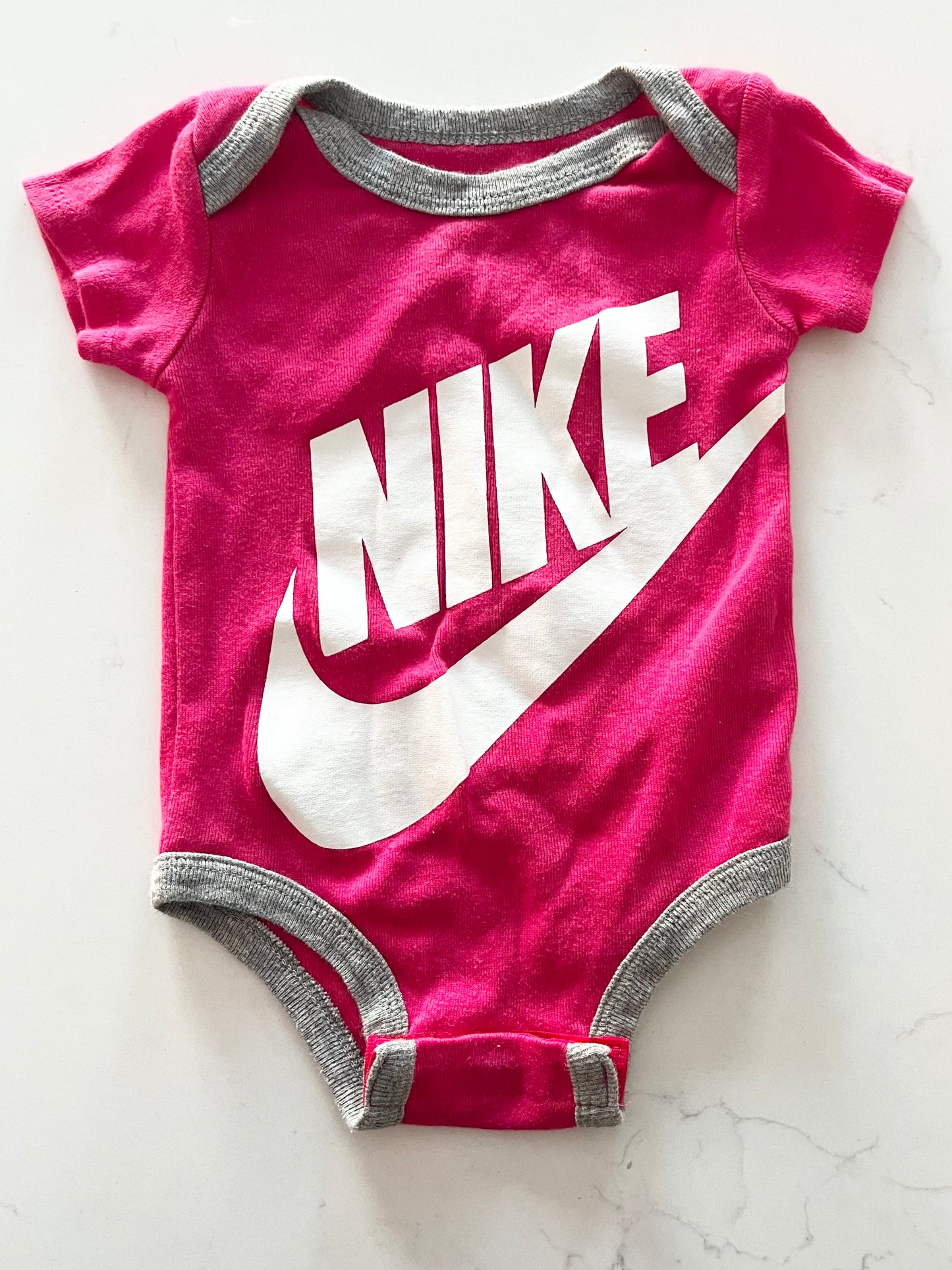 Nike-Cache couche-0/6 mois