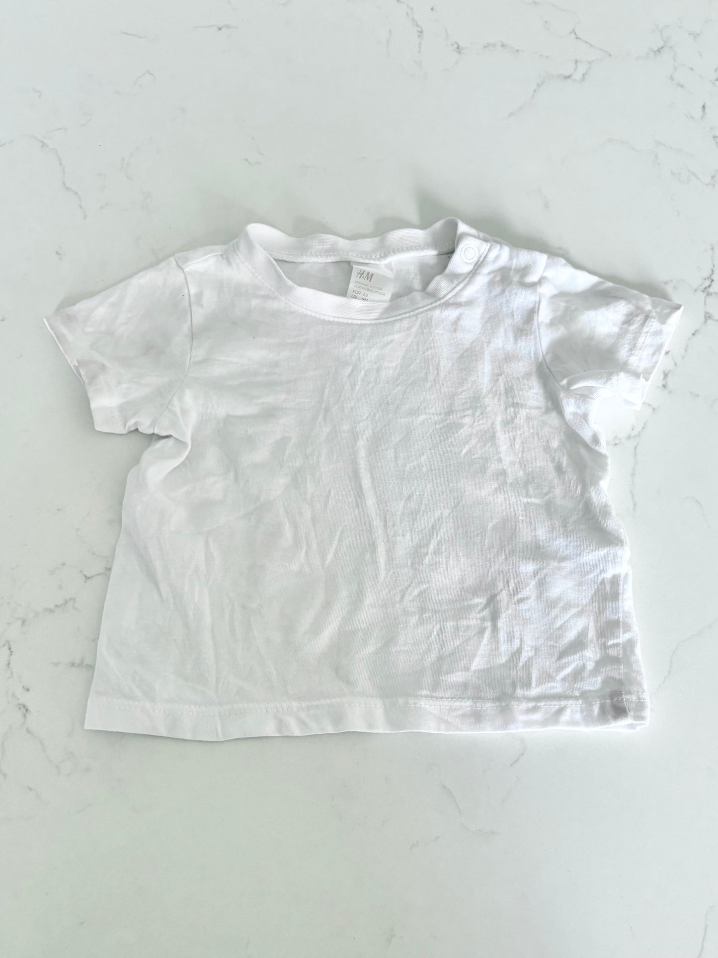 H&M-T shirt-2/4 mois ( imperfection collet )