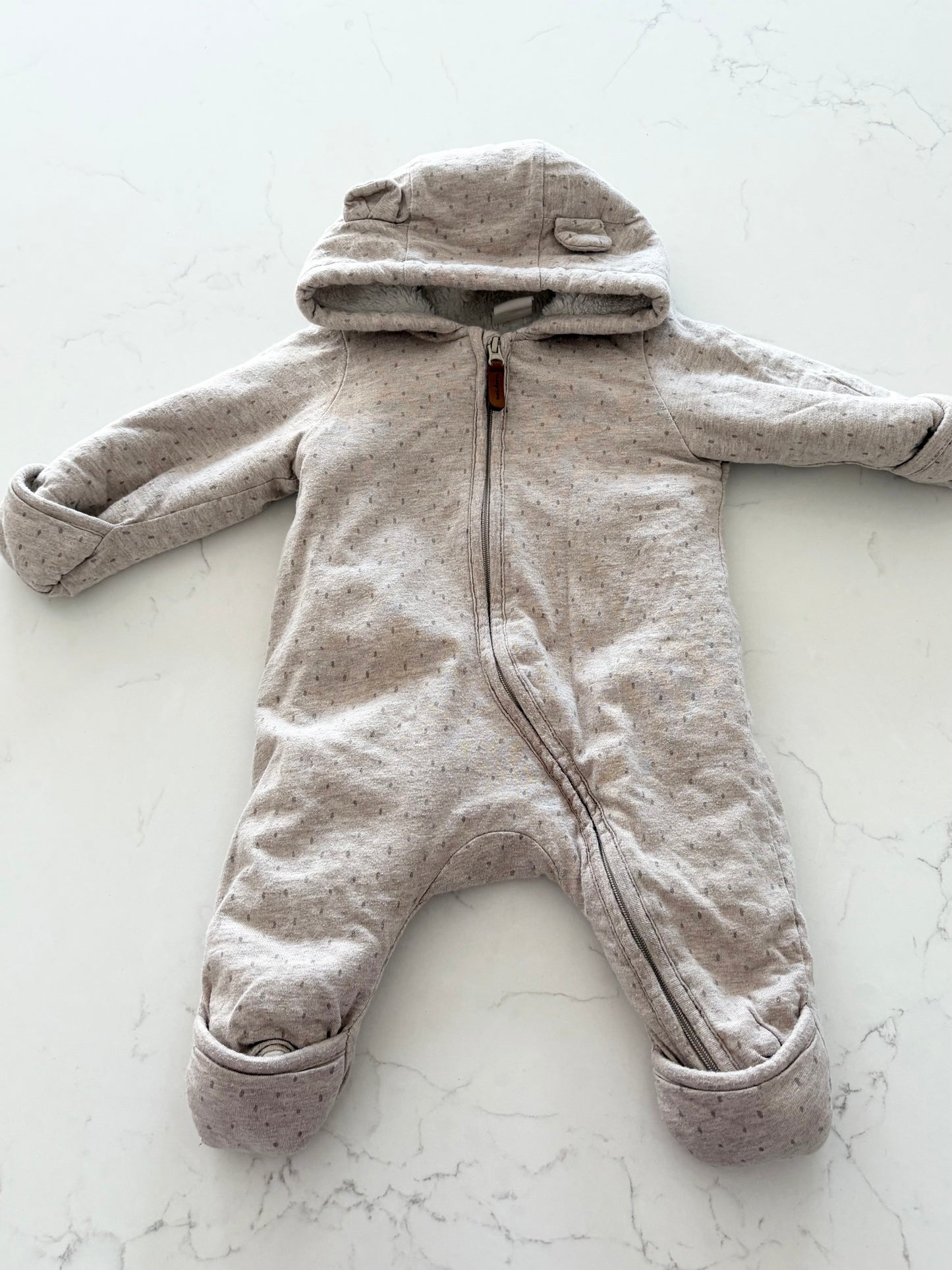 H&M-Une pièce mi saison -1/2 mois