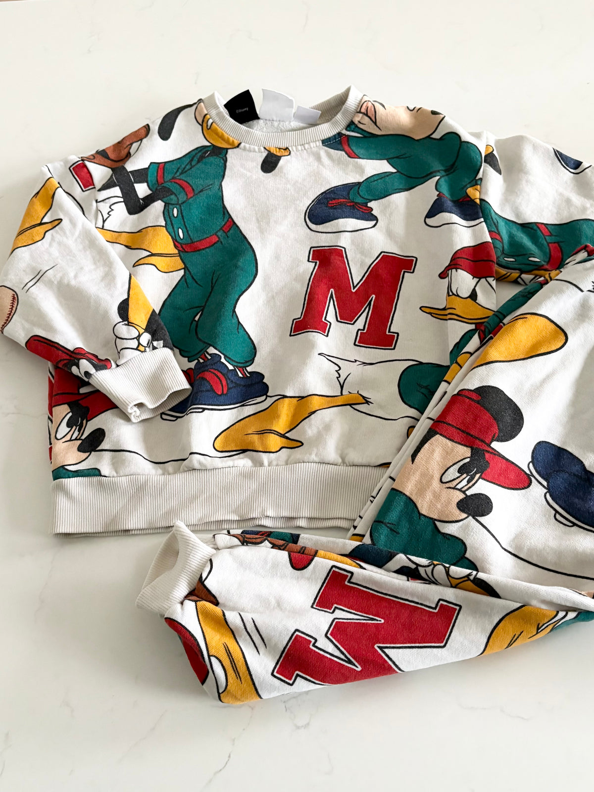 Zara/Disney-Ensemble-4/5T (légère imperfection)