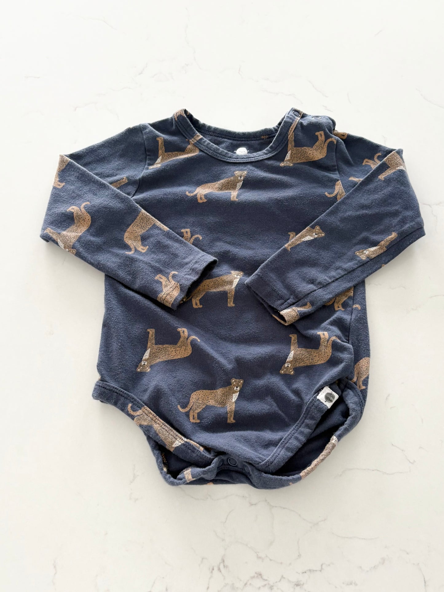 Rise Little eathling-Cache couche-12/18 mois ( fait petit)