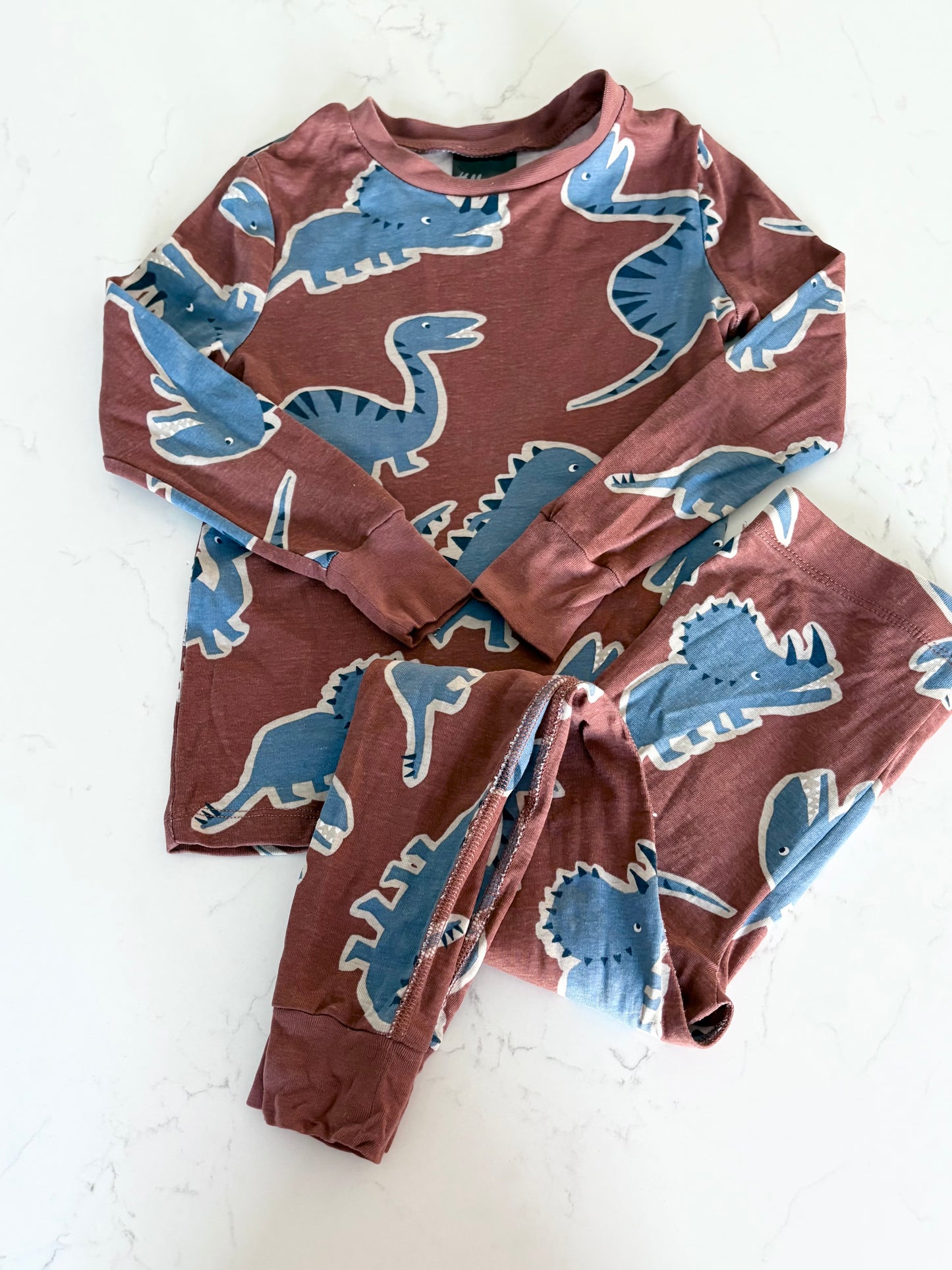 H&M-Pyjama-6T ( fait petit )